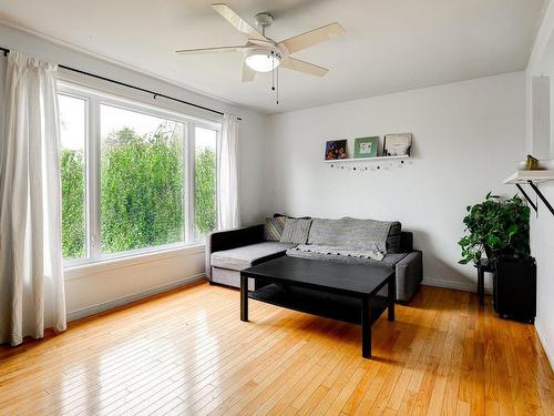 Living room - 3084 Rue Robitaille, Longueuil (Le Vieux-Longueuil), QC - Indoor Photo Showing Living Room