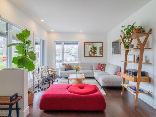 Salon - 10185 Rue Francis, Montréal (Ahuntsic-Cartierville), QC - Indoor Photo Showing Living Room