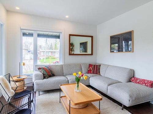 Salon - 10185 Rue Francis, Montréal (Ahuntsic-Cartierville), QC - Indoor Photo Showing Living Room