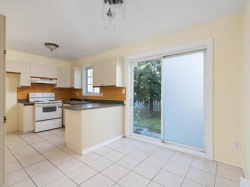 Coin-repas - 80 Av. Portway, Pointe-Claire, QC - Indoor Photo Showing Kitchen