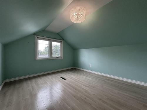 944 Crowe Avenue, Fort Frances, ON - Indoor Photo Showing Other Room
