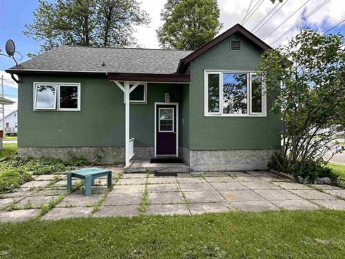 944 Crowe Avenue, Fort Frances, ON - Outdoor