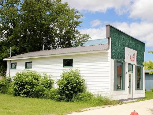 317 Fourth St, Rainy River, ON 