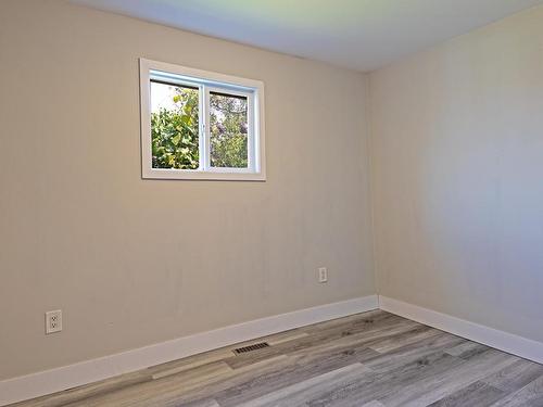 302 Poplar Street, Kamloops, BC - Indoor Photo Showing Other Room