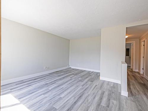 302 Poplar Street, Kamloops, BC - Indoor Photo Showing Other Room