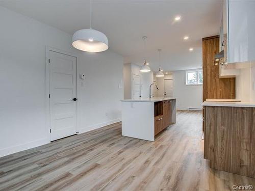 Dining room - 1731 Rue Soucy, Longueuil (Saint-Hubert), QC - Indoor Photo Showing Kitchen