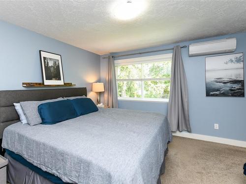 A-2511 Steele Cres, Courtenay, BC - Indoor Photo Showing Bedroom