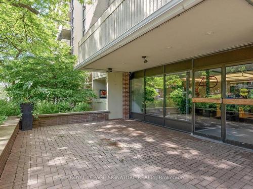 102-40 Homewood Ave, Toronto, ON - Outdoor