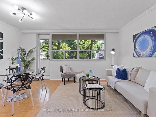 102-40 Homewood Ave, Toronto, ON - Indoor Photo Showing Living Room