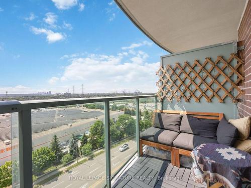 1105-23 Oneida Cres, Richmond Hill, ON - Outdoor With Balcony With Exterior