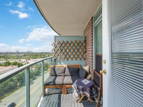 1105-23 Oneida Cres, Richmond Hill, ON - Outdoor With Balcony With Exterior