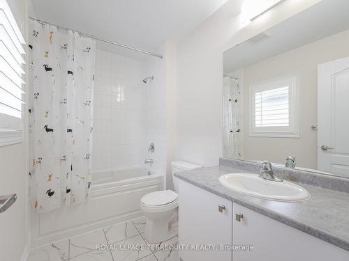 526 Barker Pkwy, Thorold, ON - Indoor Photo Showing Bathroom