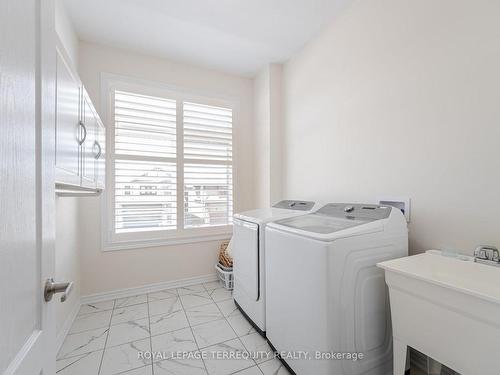 526 Barker Pkwy, Thorold, ON - Indoor Photo Showing Laundry Room