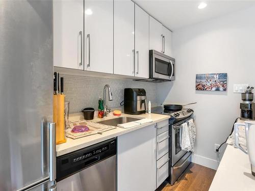 202-1090 Johnson St, Victoria, BC - Indoor Photo Showing Kitchen With Stainless Steel Kitchen