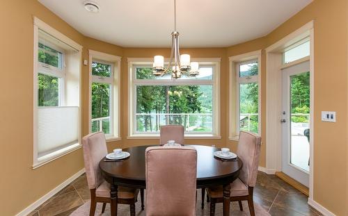 2638 Centennial Drive, Blind Bay, BC - Indoor Photo Showing Dining Room