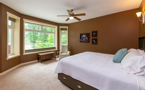 2638 Centennial Drive, Blind Bay, BC - Indoor Photo Showing Bedroom