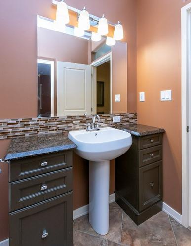 2638 Centennial Drive, Blind Bay, BC - Indoor Photo Showing Bathroom