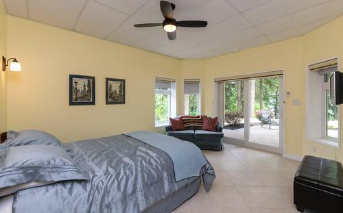 2638 Centennial Drive, Blind Bay, BC - Indoor Photo Showing Bedroom
