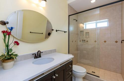 2638 Centennial Drive, Blind Bay, BC - Indoor Photo Showing Bathroom