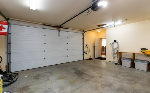 2638 Centennial Drive, Blind Bay, BC - Indoor Photo Showing Garage