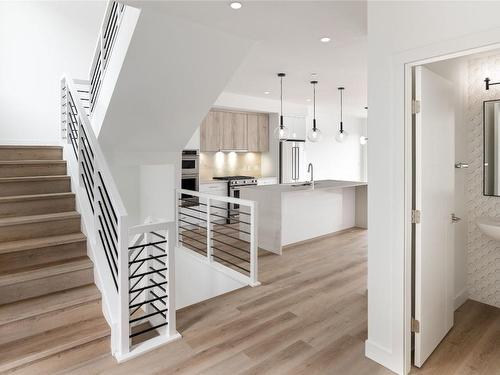 105-2735 Shannon Lake Road, Kelowna, BC - Indoor Photo Showing Kitchen