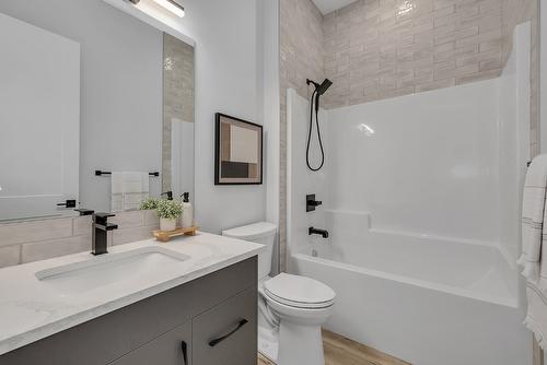 771 Carnoustie Drive, Kelowna, BC - Indoor Photo Showing Bathroom