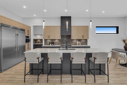 771 Carnoustie Drive, Kelowna, BC - Indoor Photo Showing Kitchen With Upgraded Kitchen