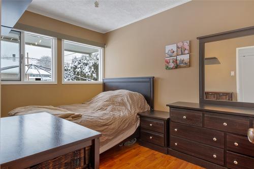 2806 15 Street, Vernon, BC - Indoor Photo Showing Bedroom