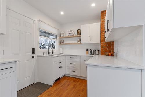 2806 15 Street, Vernon, BC - Indoor Photo Showing Kitchen