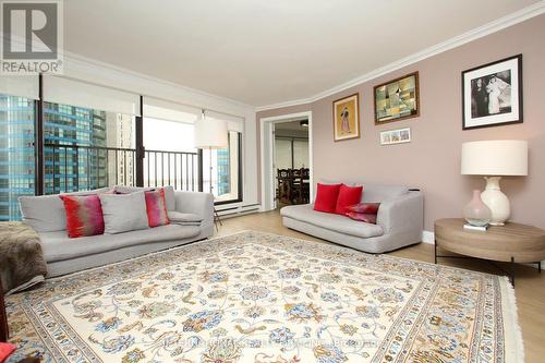 2314 - 55 Harbour Square, Toronto, ON - Indoor Photo Showing Living Room