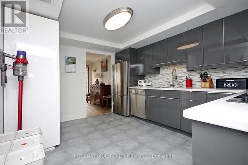 2314 - 55 Harbour Square, Toronto, ON - Indoor Photo Showing Kitchen