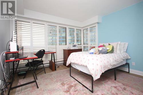 2314 - 55 Harbour Square, Toronto, ON - Indoor Photo Showing Bedroom