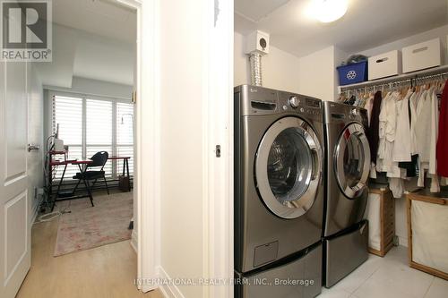 2314 - 55 Harbour Square, Toronto, ON - Indoor Photo Showing Laundry Room