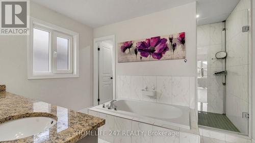 2016 Maddex Way, London, ON - Indoor Photo Showing Bathroom