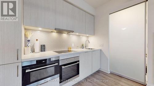 1511 - 158 Front Street E, Toronto, ON - Indoor Photo Showing Kitchen