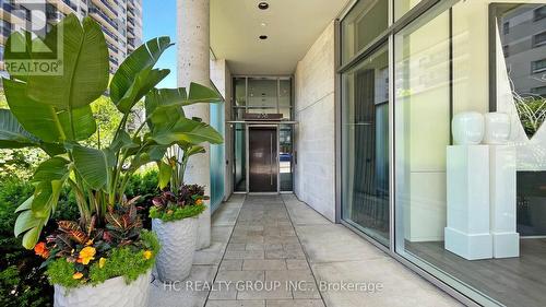 302 - 238 Davenport Road, Toronto, ON - Outdoor