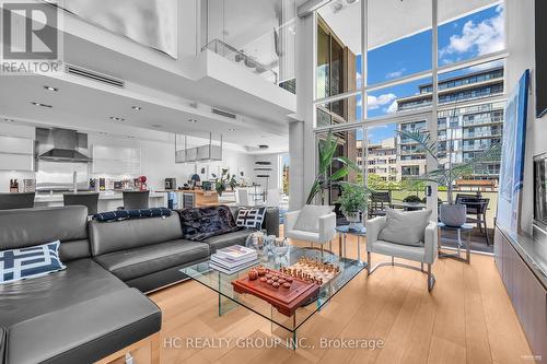 302 - 238 Davenport Road, Toronto (Annex), ON - Indoor Photo Showing Living Room