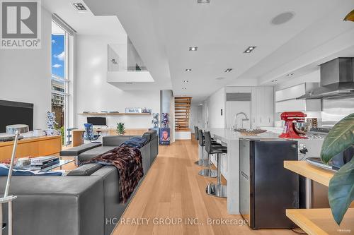 302 - 238 Davenport Road, Toronto, ON - Indoor Photo Showing Kitchen With Upgraded Kitchen