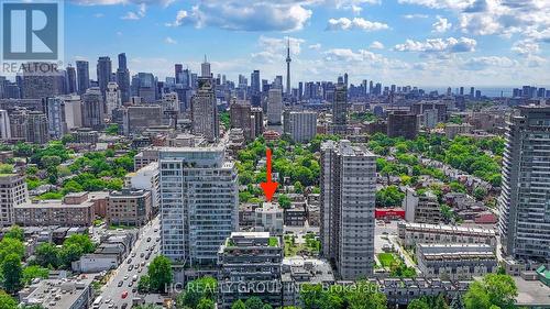 302 - 238 Davenport Road, Toronto, ON - Outdoor With View