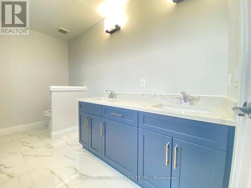 535 Veneto Street, Lakeshore, ON - Indoor Photo Showing Bathroom