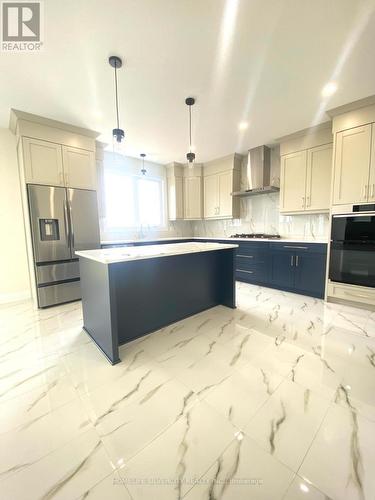 535 Veneto Street, Lakeshore, ON - Indoor Photo Showing Kitchen