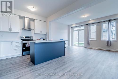 9201 Griffon Street, Niagara Falls, ON - Indoor Photo Showing Kitchen