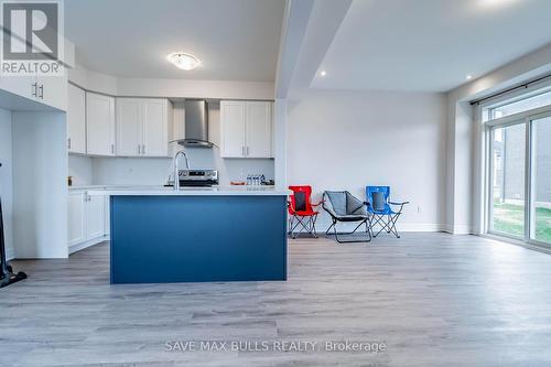 9201 Griffon Street, Niagara Falls, ON - Indoor Photo Showing Kitchen