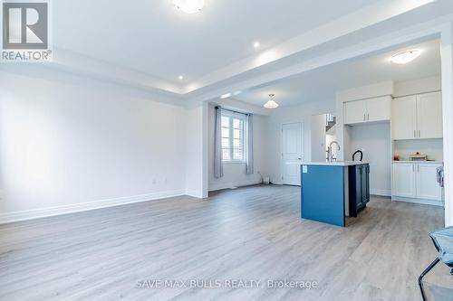 9201 Griffon Street, Niagara Falls, ON - Indoor Photo Showing Kitchen