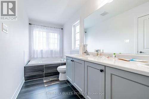 9201 Griffon Street, Niagara Falls, ON - Indoor Photo Showing Bathroom