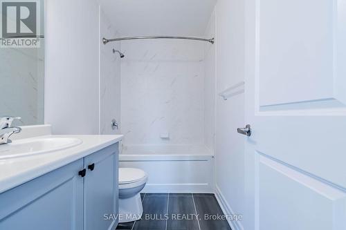 9201 Griffon Street, Niagara Falls, ON - Indoor Photo Showing Bathroom