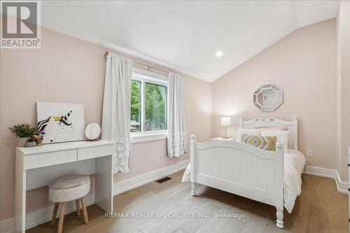 1422 Everall Road, Mississauga, ON - Indoor Photo Showing Bedroom