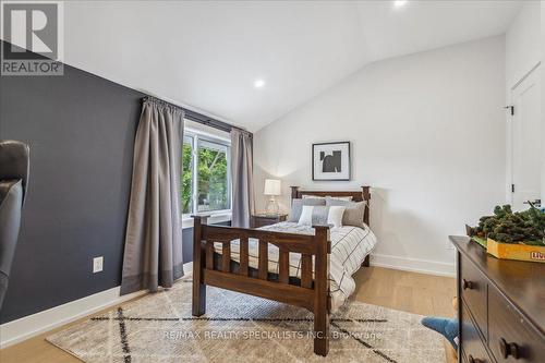 1422 Everall Road, Mississauga, ON - Indoor Photo Showing Bedroom