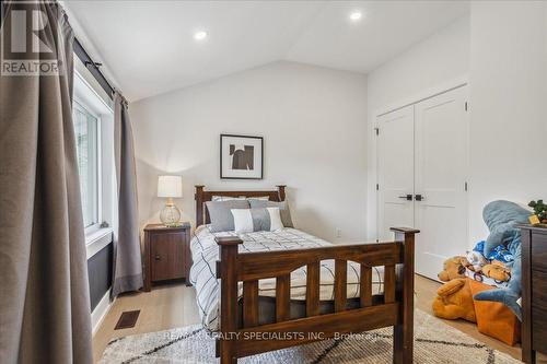 1422 Everall Road, Mississauga, ON - Indoor Photo Showing Bedroom
