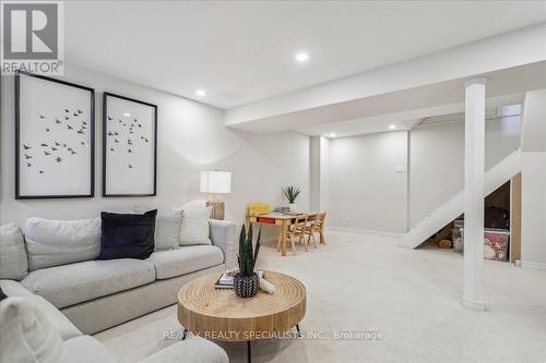 1422 Everall Road, Mississauga, ON - Indoor Photo Showing Living Room